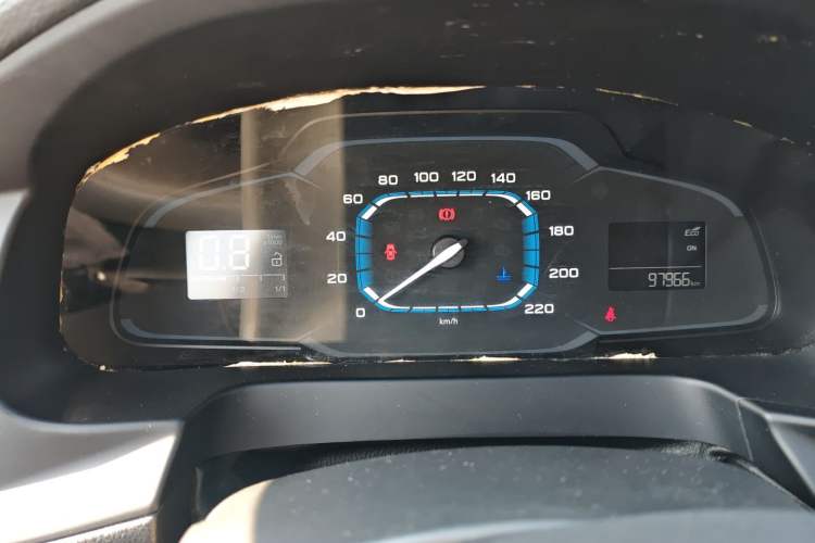 Used Roewe 360 2015 1.5L manual luxury edition
