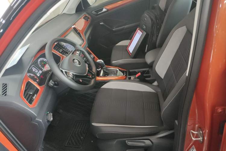 Used Volkswagen T-ROC 2018 280TSI DSG Two-Wheel Drive Advanced Version China V Emission Standard
