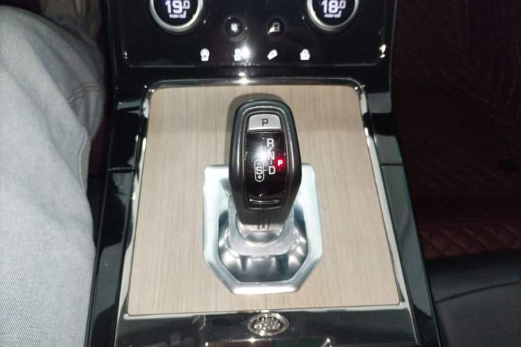 Used Land Rover Range Rover Evoque 2021 Range Rover Velar 249 PS R-Dynamic S Performance Edition
