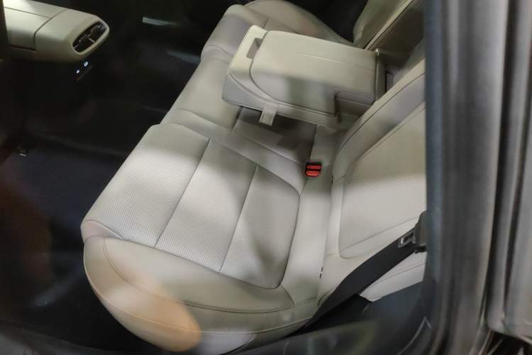 Used Lynk & Co Z10 2025 71 kWh 602 km Range Rear-Wheel Drive Pro
