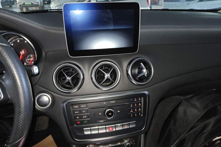 Used Mercedes-Benz GLA 2017 GLA 200 Fashion Model
