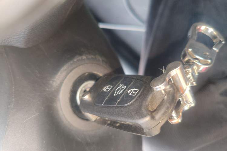 Used Kia K2 2015 Sedan 1.4L MT GLS