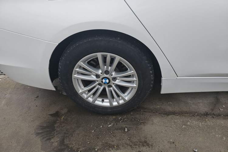 TDK.VehicleDetails.img