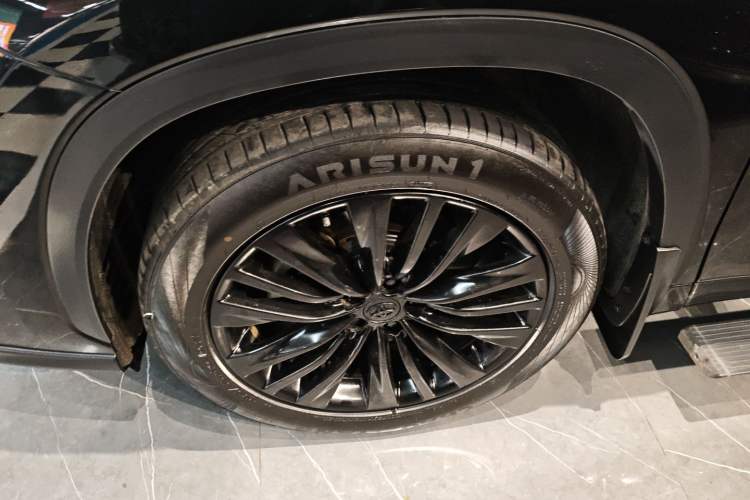 Used Toyota Highlander 2022 Dual-Engine 2.5L Four-Wheel Drive Prestige Version 7 Seats