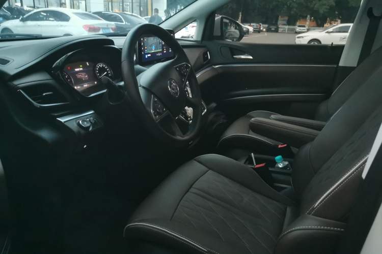 Used Buick GL8 2022 Land Business Class 652T Luxury Model
