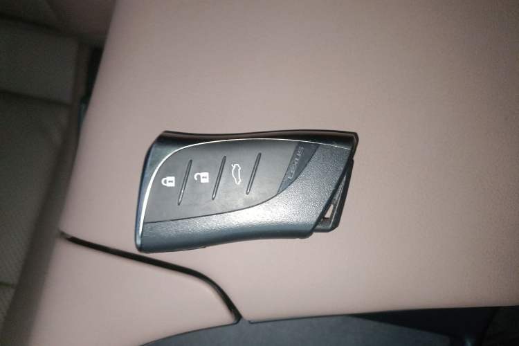 Used Lexus ES 2023 200 Excellence Edition