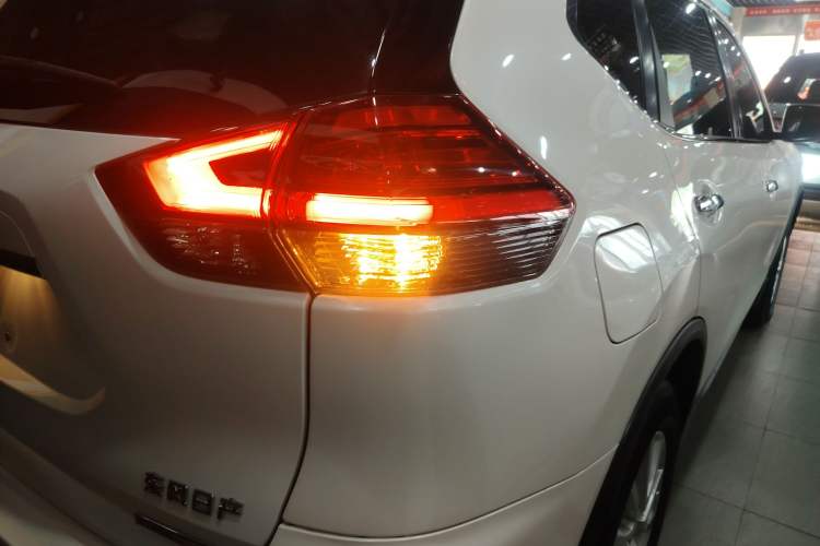 Used Nissan X-Trail 2019 2.0L CVT Smart Connect Comfort Edition 2WD
