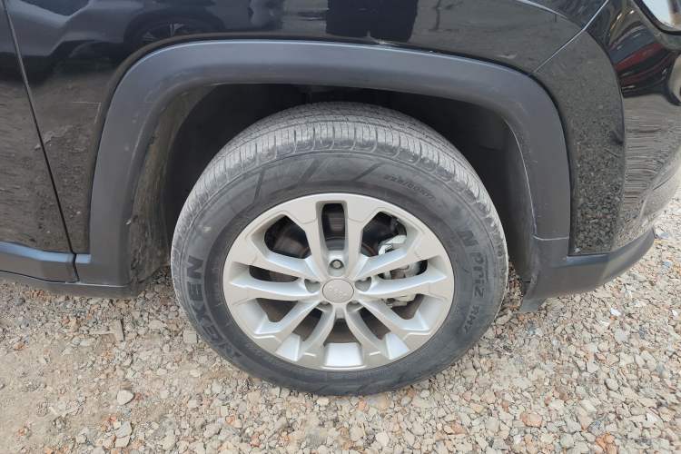 Used  Compass 2021 220T Automatic Leading Edition
