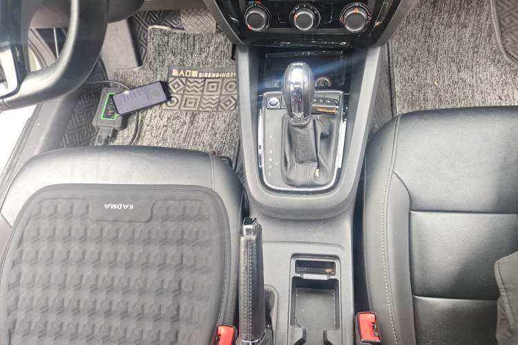 Used Volkswagen Sagitar 2017 230TSI Automatic Comfort Version
