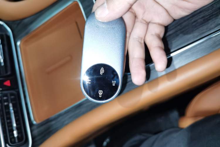 Used Hima AITO M9 2024 Range-Extended Max Edition 42 kWh 6-Seater Version
