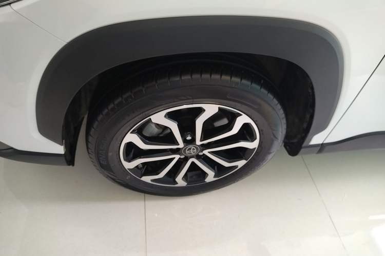 Used Toyota FRONTLANDER 2023 2.0L Smart Electric Hybrid Dual-Engine Deluxe Version
