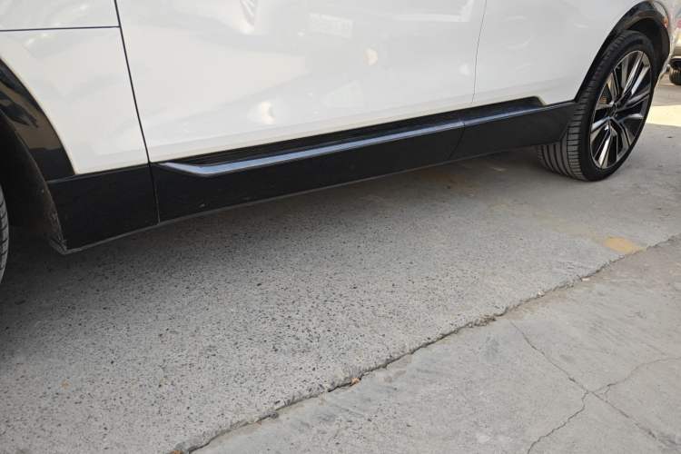 Used Cadillac LYRIQ 2022 Four-Wheel-Drive High-Performance Deluxe Edition
