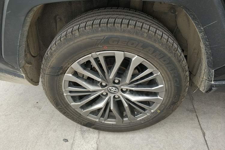 Used Toyota Wildlander 2023 Dual-Motor 2.5L E-CVT Four-Wheel Drive Prestige Edition
