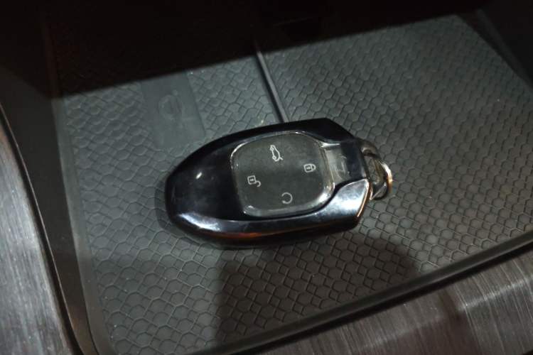 Used GAC Trumpchi GS8 2022 Linghang Series 2.0 TGDI Two-Wheel-Drive Luxury Smart Connectivity Version (7 Seats)
