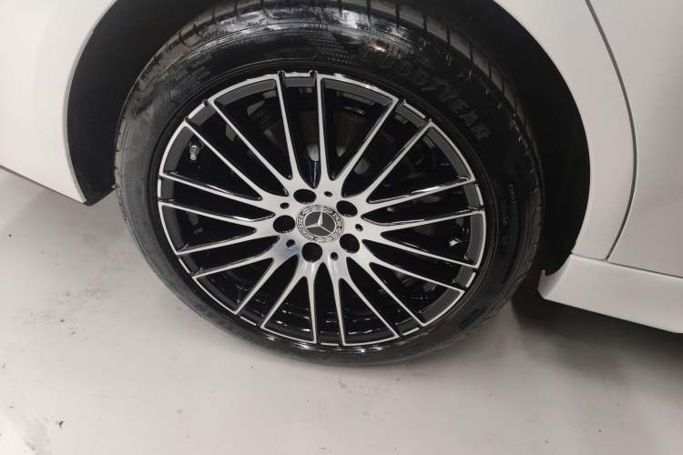 Used Mercedes-Benz C-Class 2025 C 200 L Sport Edition
