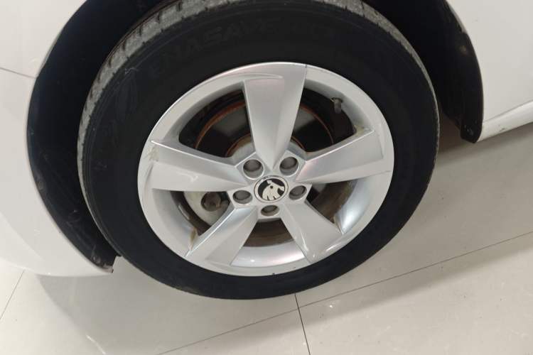 Used Skoda Rapid Spaceback 2018 1.6L Automatic Comfort Edition
