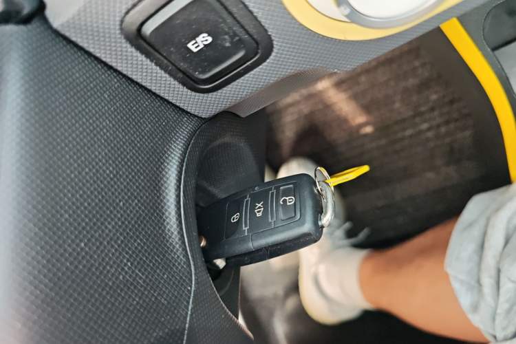 Used Wuling Hongguang MINIEV 2022 Macaron Premium Model – Lithium Ternary Battery
