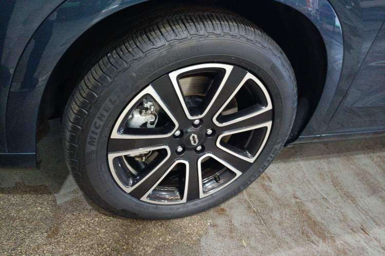 Used Hima AITO M7 2024 1.5T Intelligent Drive 4WD Ultra Version 5 Seats