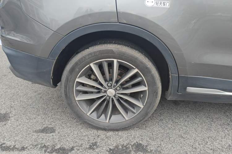 Used Geely Auto Emgrand X7 Sport 2018 1.8TD Automatic Two-Wheel Drive ZhiZun Model with 4G Connectivity
