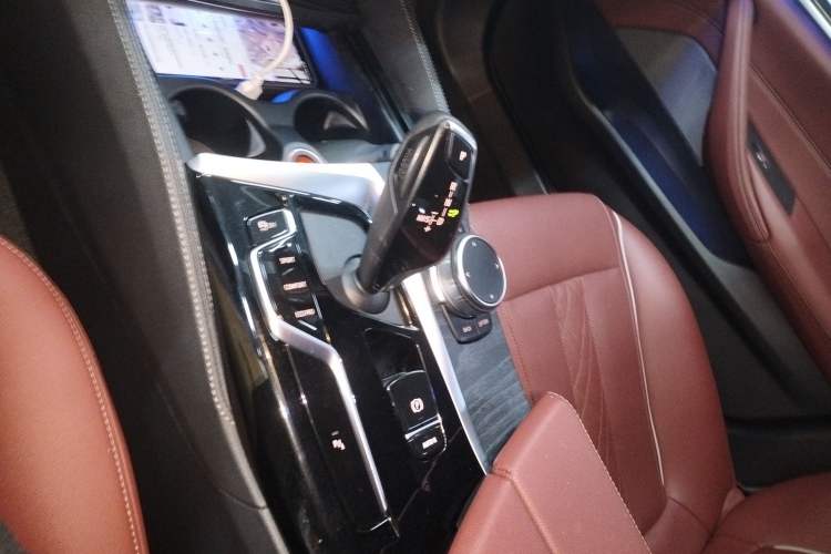 Used BMW 5 Series 2022 Restyled 530Li Leading Edition M Sport Package
