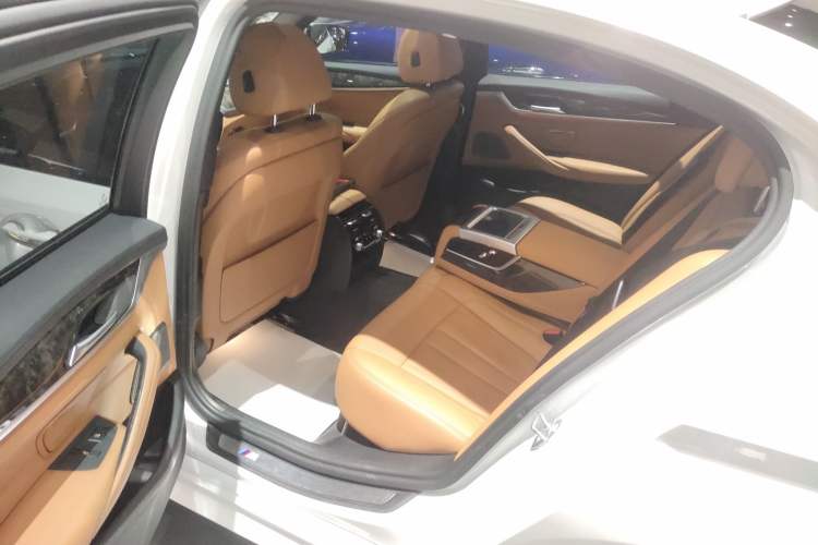 Used BMW 5 Series 2018 530Li Luxury Edition M Sport Package
