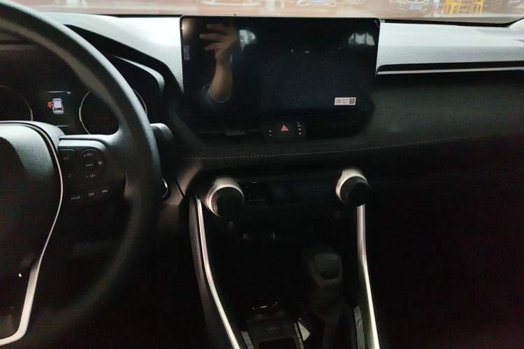 Used Toyota RAV4 2024 2.0L CVT Two-Wheel Drive Urban Edition
