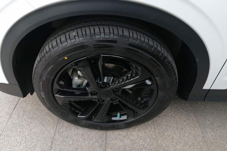 Used Geely Auto Coolray 2025 Bin Yue L 1.5T DCT Starlight Edition
