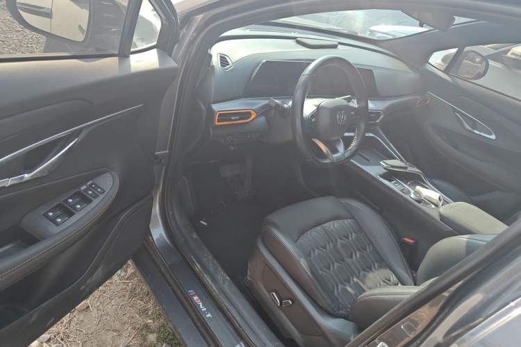 Used Changan UNI-T 2022 2.0T Prestige Version
