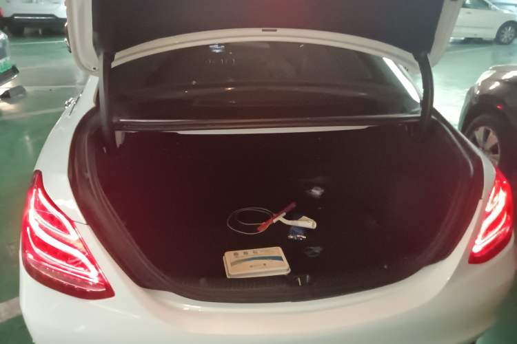 Used Mercedes-Benz C-Class 2017 Facelift C 200 L
