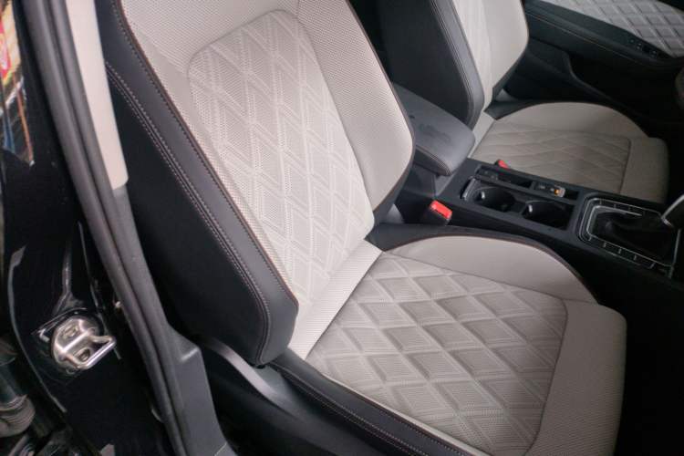 Used Volkswagen Magotan 2023 2 Million Units Commemorative Edition 330TSI DSG Luxury Version