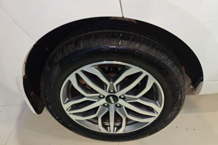 Used Wey VV5 2019 Upgraded Model 2.0T Two-Wheel Drive Ultra-Luxury Version China V Standard
