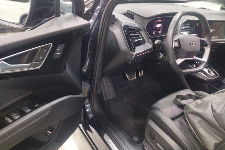 Used Audi Q4 e-tron 2024 50 e-tron quattro Creation Edition Midnight
