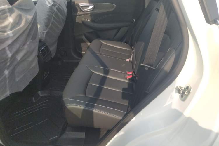 Used Roewe RX5 2025 PLUS 330TGI Automatic Trendsetting Smart Edition
