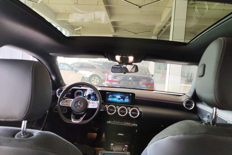 Used Mercedes-Benz A-Class 2021 A 200 L Sport Sedan Fashion Model
