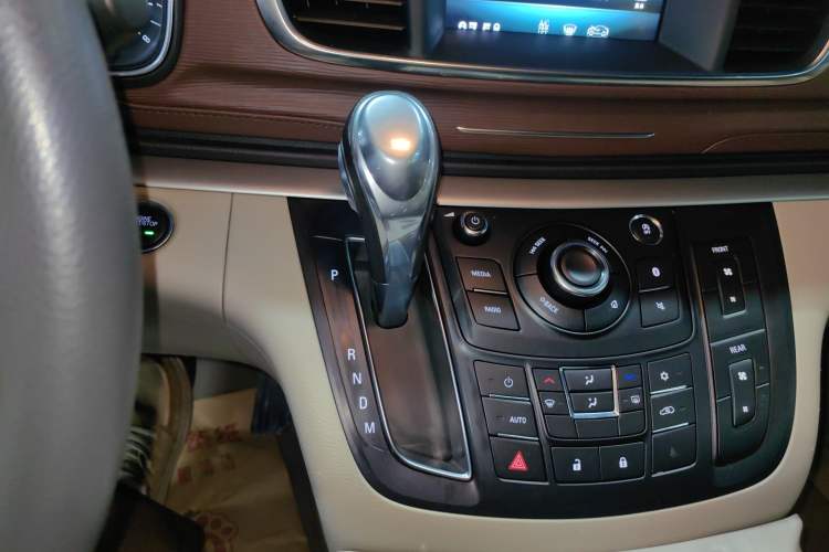 Used Buick GL8 2018 28T Comfort Model China VI Standard
