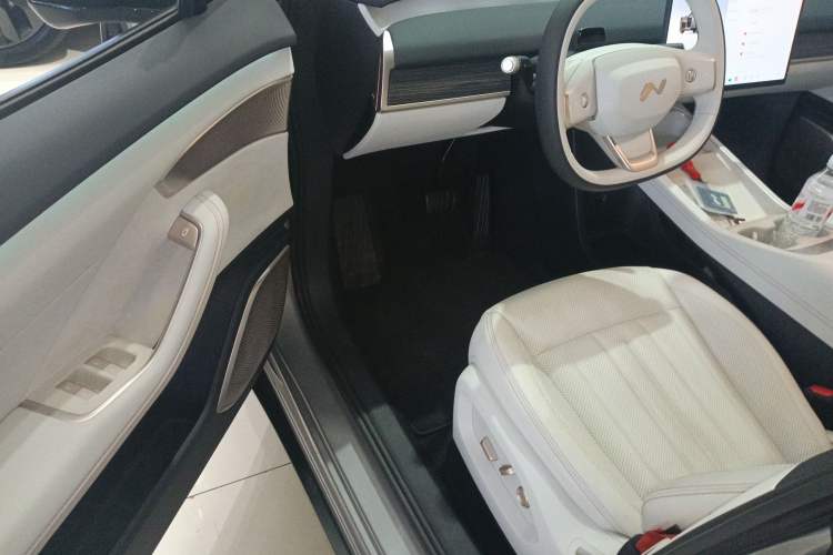 Used ONVO L60 2024 60 kWh Rear-Drive Version
