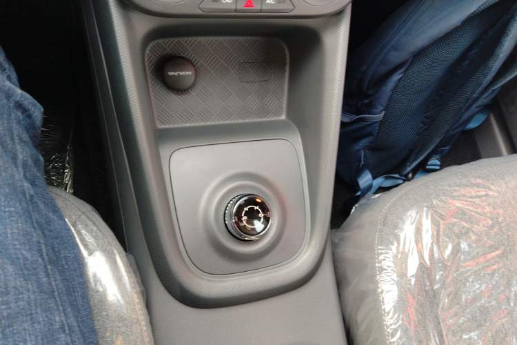 Used Wuling Hongguang New Energy 2024 All-Electric Model 300KM Practical Version
