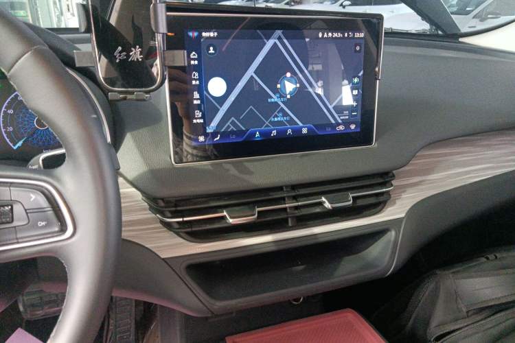 Used Hongqi E-QM5 2024 610 km PLUS
