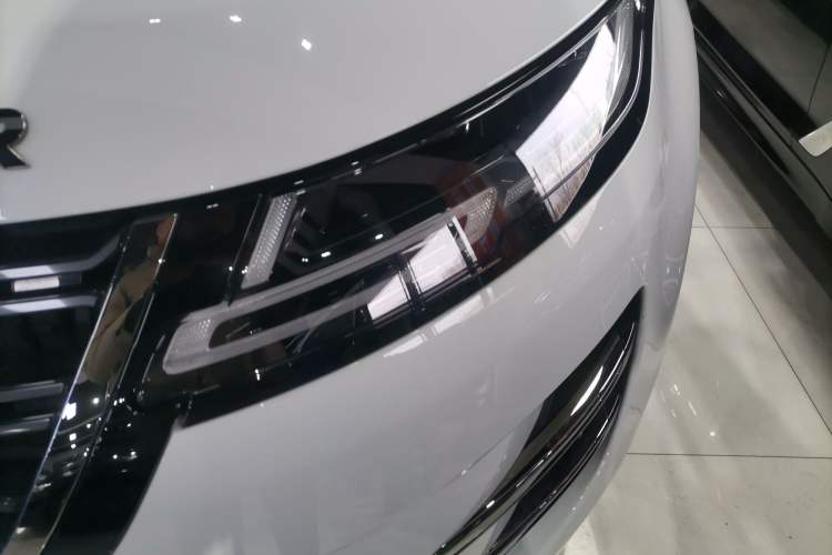 Used Land Rover Range Rover Evoque New Energy 2023 Aurora L P300e Plug-in Hybrid Electric Version