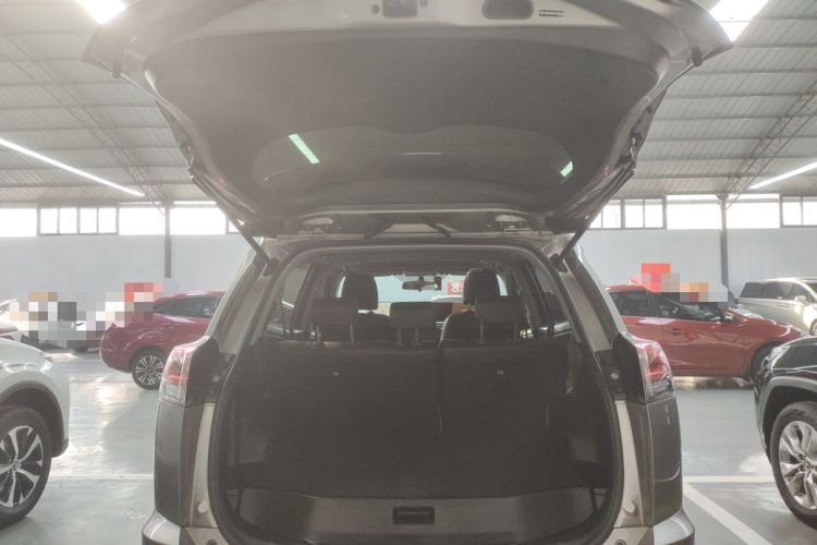 Used Toyota RAV4 2016 2.0L CVT Two-Wheel Drive Fashion Edition China V Standard
