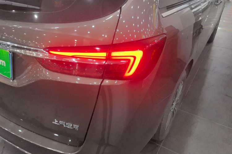 Used Buick GL8 2021 Land Cruiser Executive Class 652T Comfort Model
