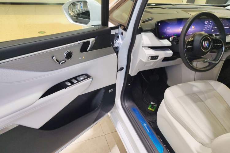 Used Buick GL8 New Energy 2024 Lu Zun Deluxe Edition 7-Seater
