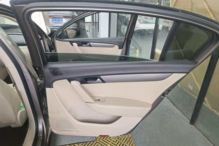 Used Volkswagen Magotan 2013 1.8TSI Premier Model
