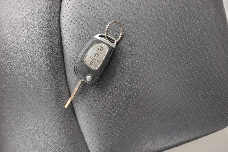 Used HYOSOW H3 2015 1.5L Manual Luxury Model
