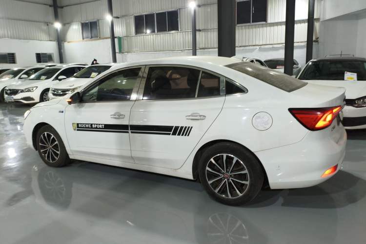 Used Roewe i5 2020 1.5L Automatic 4G Connect Luxury Flagship Edition
