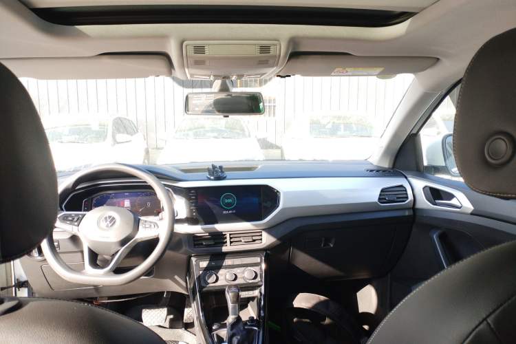 Used Volkswagen Tacqua 2021 200TSI DSG JoyConnect Edition