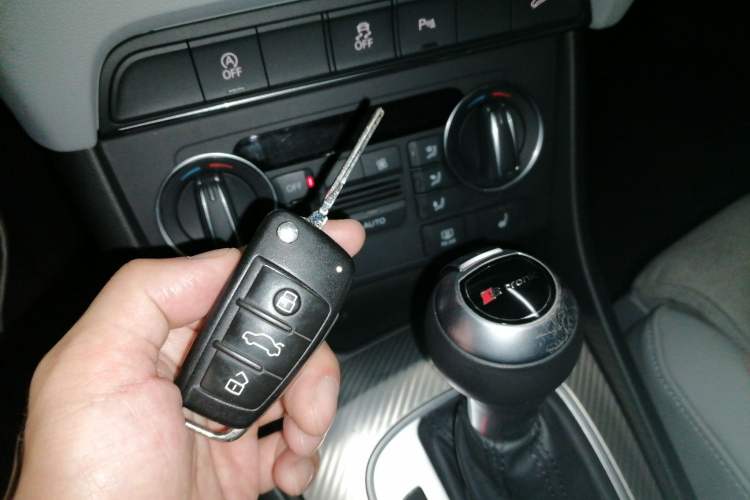 Used Audi Q3 2016 35 TFSI quattro all-wheel-drive style model
