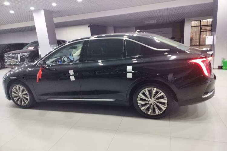 Used Hongqi E-QM5 2024 610 km PLUS
