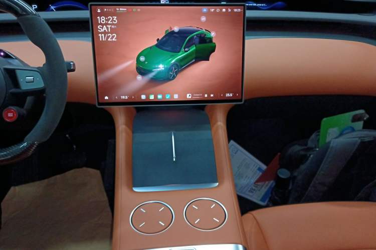 Used  YU7 2025 Ultra-Long Range High-Performance All-Wheel-Drive Max Edition
