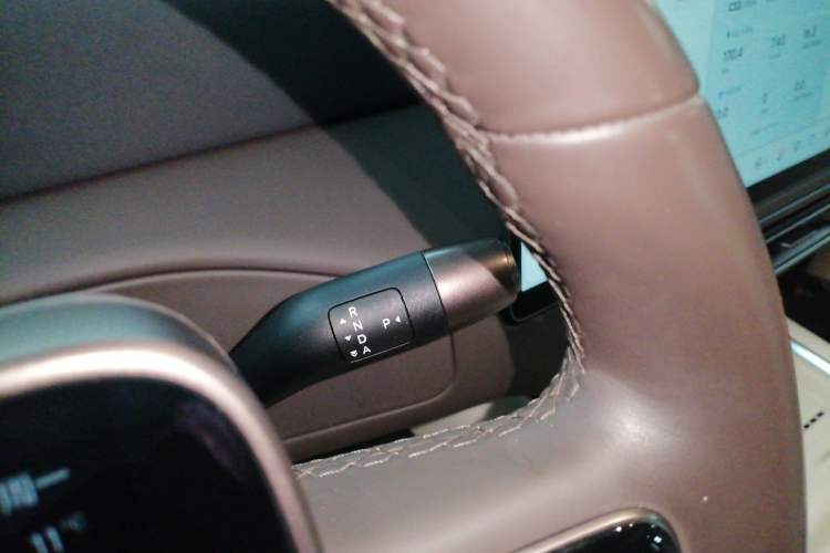 Used Li Auto MEGA 2024 Ultra Model
